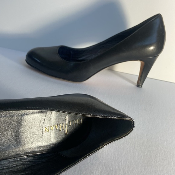 Cole Haan Round Toe Three Inch Classic Pump With Leather Soles - Size 10B - Picture 4 of 10